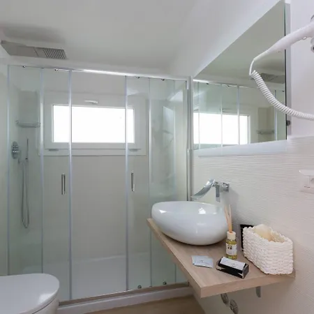 Iron Santa Maria アパート