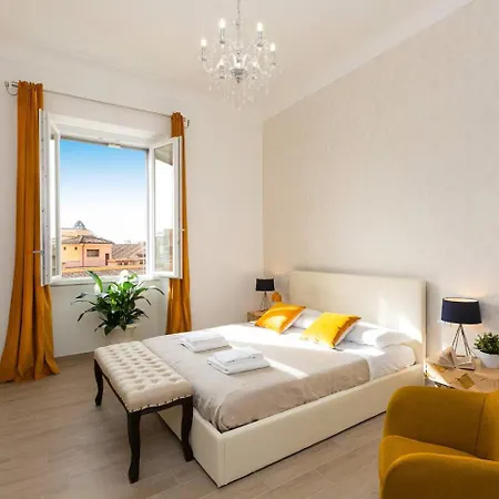 Iron Santa Maria Apartment